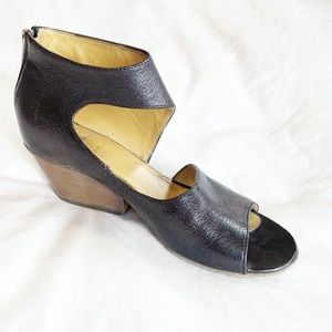 🐌 MOMA CUTOUT 🐌